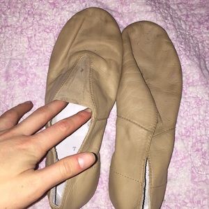 *LIGHTLY USED JAZZ SHOES*